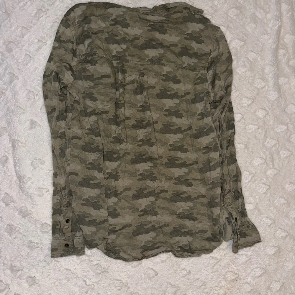 American Eagle Boyfriend Fit Camo Flannel - Size S - Picture 5 of 6